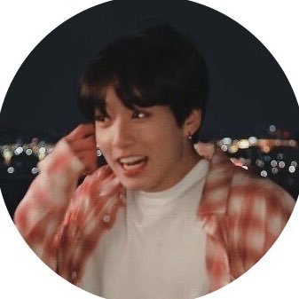 PlCKAPEACH's profile picture. peach is better than pureum. my options weren’t great here, alright?