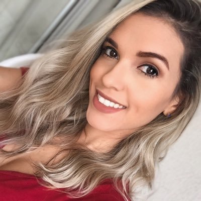 Larissanery_'s profile image