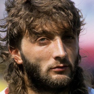 Surnommé « Le loup Bulgare », Trifon Ivanov connaît la gloire pendant les années 1990. Ce défenseur est capitaine de la sélection bulgare de 1996 à 1998.