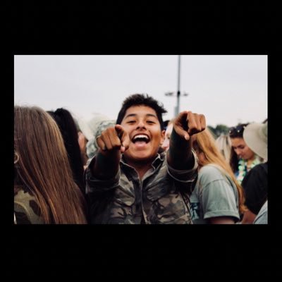 Live in the moment 🎼🌃