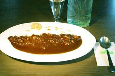 大分市都町でカレー屋さんを始めようと目論んでいます^^9月にはオープン予定です。ツイ割作ろ～かな～（笑）