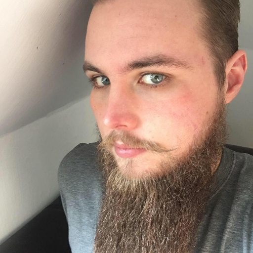 he/him, Nordfriesland, Softwareentwickler, Quizmaster, Internetdinge: https://t.co/Qp2zUeiTV2