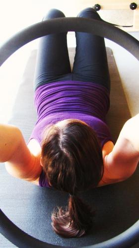 Pilates certified, yogi and fitness health nut. Loves new recipes, green smoothies and mixing it up!