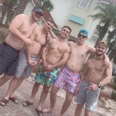 JordanCorrea10's profile picture. NSU ‘19  ΠΚΑ