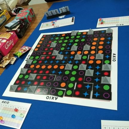 amazarashi好き。アニメ好き。最近はテレビゲームを見直し中。
ボードゲームは、子供が誤飲しないような物は何かを考えるのが最近の傾向。
おもろい父親を目指します
