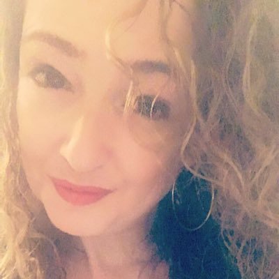 Author_Rosa's profile picture. A poetess at heart & newfound author. I'm a true romantic who enjoys writing about love, erotica & everything else in between. Indulge yourselves in my words💕