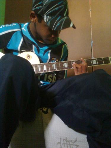 lipeew's profile picture. 