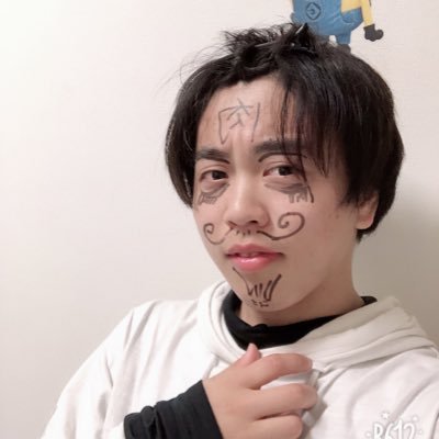 ルーズリーフ（@Looose_）というグループYouTuber 緑の方のサブメンバーです！