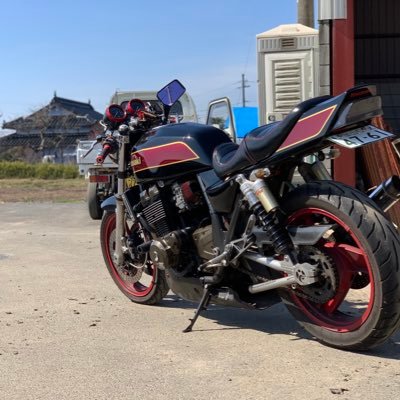 全日本セパハン推進委員会会員/愛車🏍→ZRXII LiveDio/No Bike No Life/ZRX修理中。