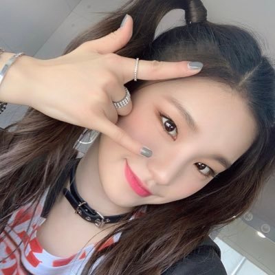 yejisgallery's profile picture. archive for itzy‘s leader #황예지 ♡