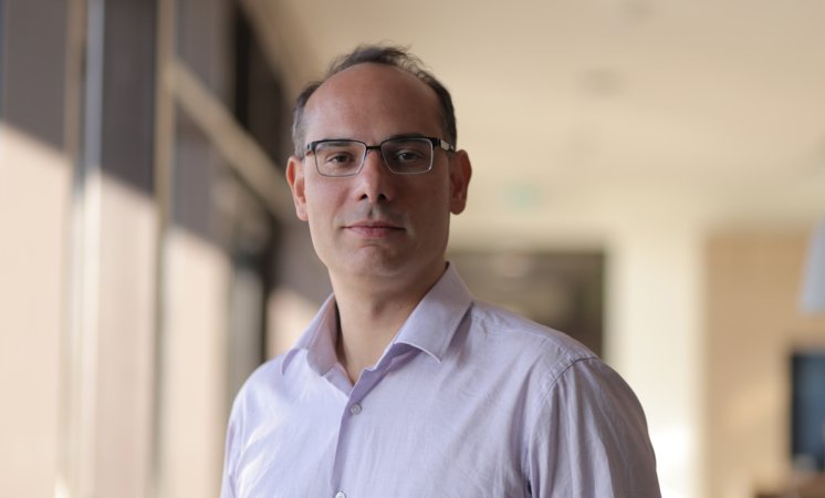 Interdisciplinarilist, Professor of Computer Science, Theoretical Physicist, Human, Podcast host (Weissman Score 5.3), opinions own