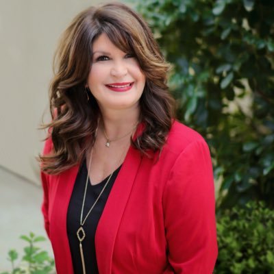 Global Real Estate Advisor ~American dream of homeownership🇺🇸🏡🔑@girlsrulefdn #KrolakGroup #liftasyouclimb #scottsdale #Flagstaff @womenscouncil