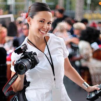Professional photographer. Photo editor. Human enthusiast. Dance addict.