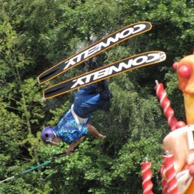 MaseHOOD15's profile picture. Former professional waterskier. the absolute opposite of an avid tweeter.