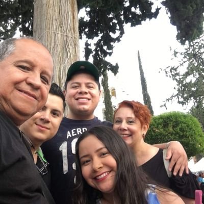 La Gracia y misericordia de Dios en mi vida. Esposa de un Hombre Excepcional, Mamá de 3 maravillosos Hijos. No retrocedo para perdición, tengo Fe.