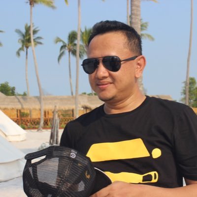 _arie_r7's profile picture. People are asleep. When they die, they wake up