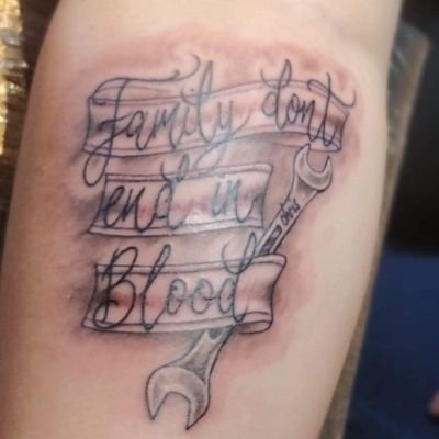 trishsmith1611's profile picture. bubbly mum of 6 children and proud of each one of them. loved by my amazing husband. big fan of supernatural and v8 engines