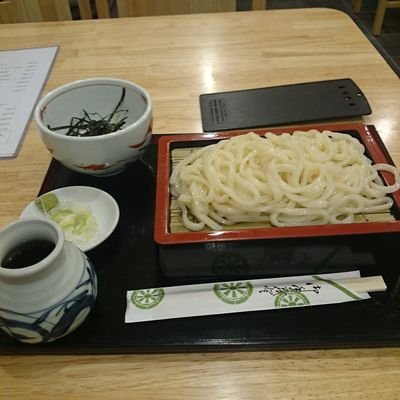 蕎麦食いアラサー船乗りです。
馬とスワローズが好きです
提督でもありトレーナーでもあります
lofi Jazzなんかも聞いてます。