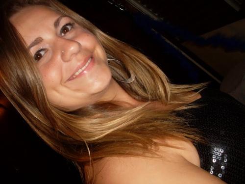 karinagfs's profile picture. 