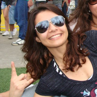 sintia_com_s's profile picture. Menina azeda que mora numa província facilmente confundida com lost