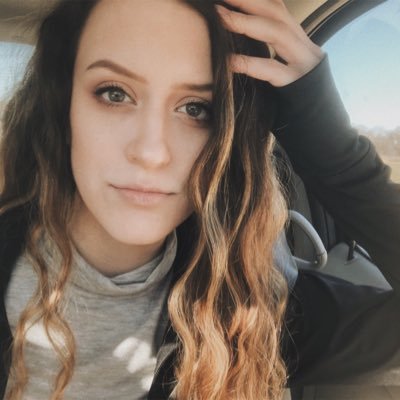 malloryylind's profile picture. walking emotion | veterinary nurse