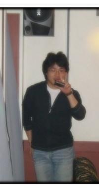 Hyunjihwan's profile picture. 익살스러운 마법사
마음의 병을 고치는 사람이 되다.