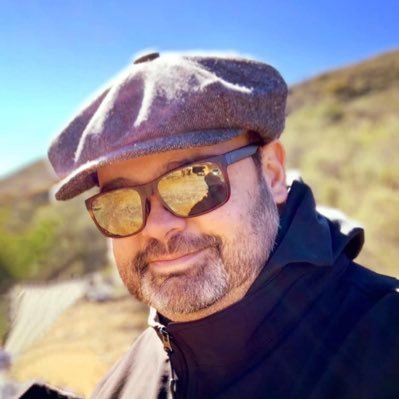 Serious about Ed in a funny world. Father and public Ed parent. Partner @TeamCopernicus. Opinions & bad jokes my own. Def yes to hats. I brake 4 good schools
