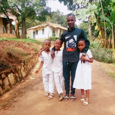 AbdulSanim's profile picture. my gal