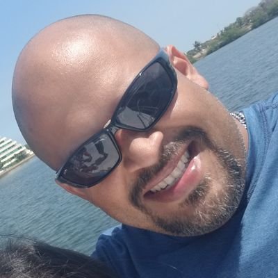 PedroDLaTorre's profile picture. 🏆 | Productor de Eventos
🎬 | CEO @latorredepiedra
👨🏾‍🍳 | Cocinero Profesional  
🧠 | Neugastrónomo
📍 | Vivo en Venezuela.
