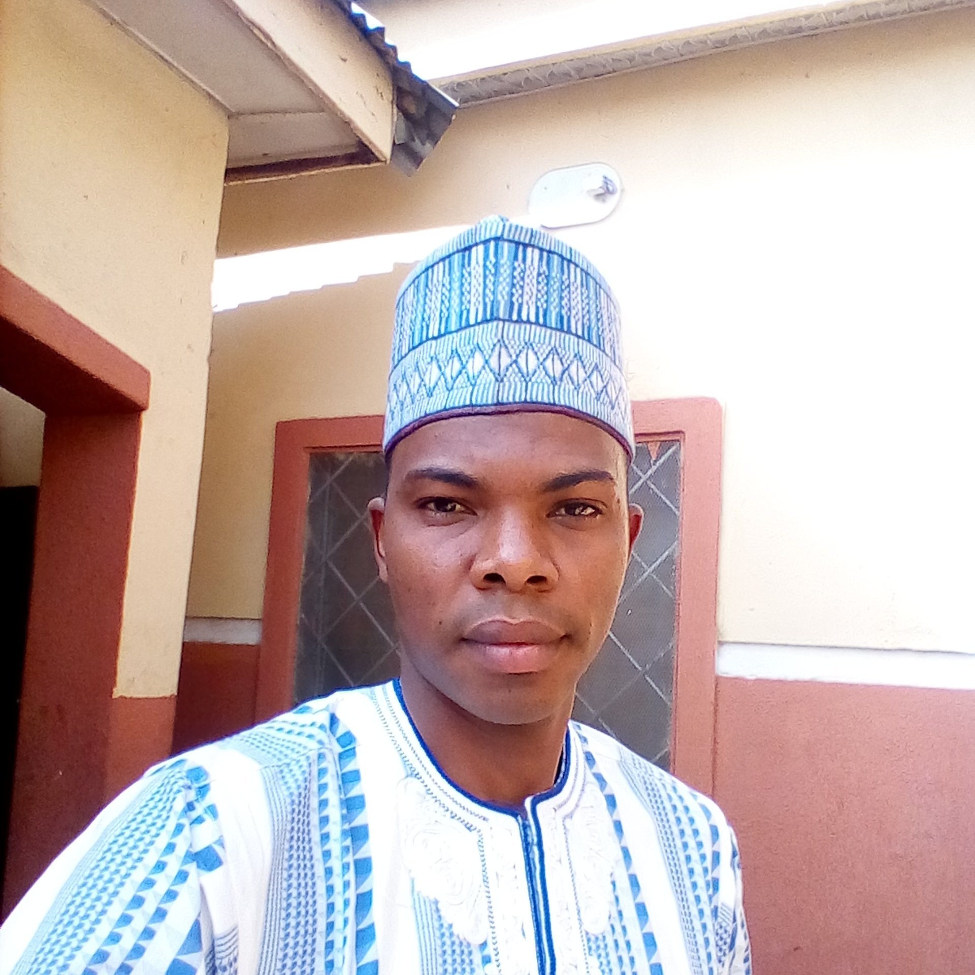 UmarBappah13's profile picture. Born and live in Gombe State.
Param