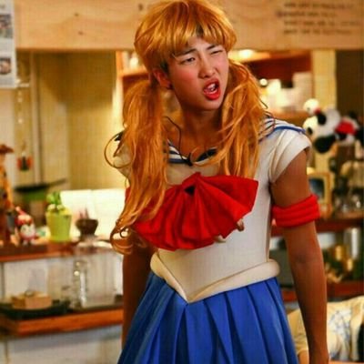 k pop (￣▽￣)ノ
