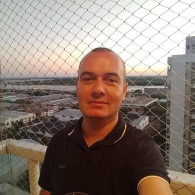 Engenheiro Civil.
Servidor Público Municipal.
Bacharelando em Ciência de Dados.