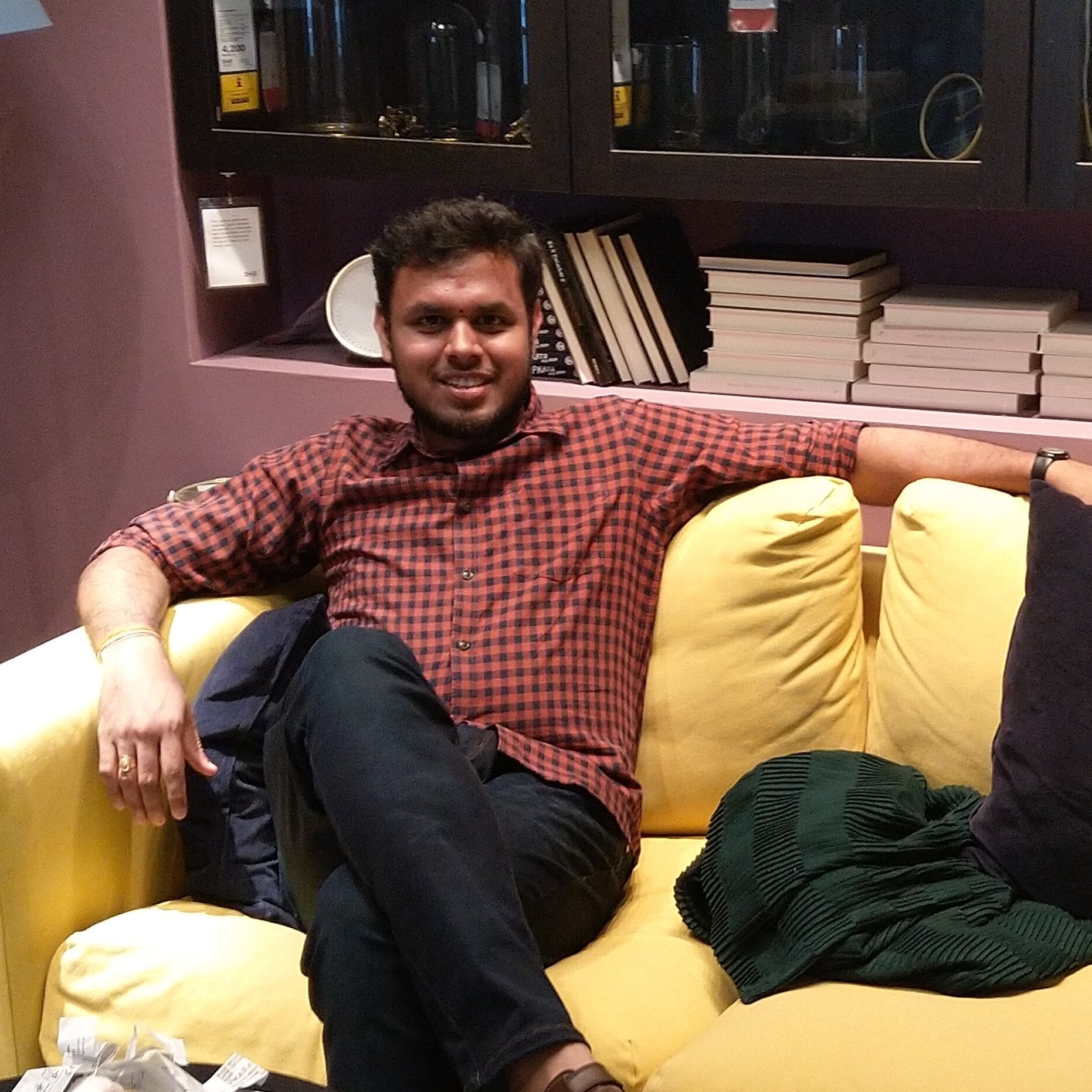 neomythic9's profile picture. 