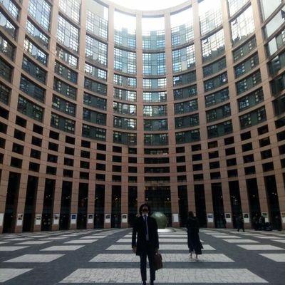 (he/him)
Entropist @entropiagpn.
🇪🇺 citizen.
Destroy the filterbubble.
Opinons expressed are those of the great Cthulhu.
Profile picture by @S73AMPUNKCA7