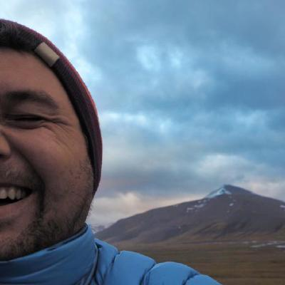 Software Engineer and Problem Solver. I'm an ambitious dreamer and I smile a lot. Immigrant. Human.