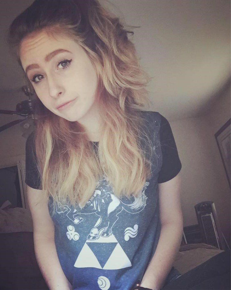 KiaraKitsune's profile picture. GaMeR GoRL Minecraft ~pro~ MemE PrinCesS  https://t.co/d3jTLe0a5Q