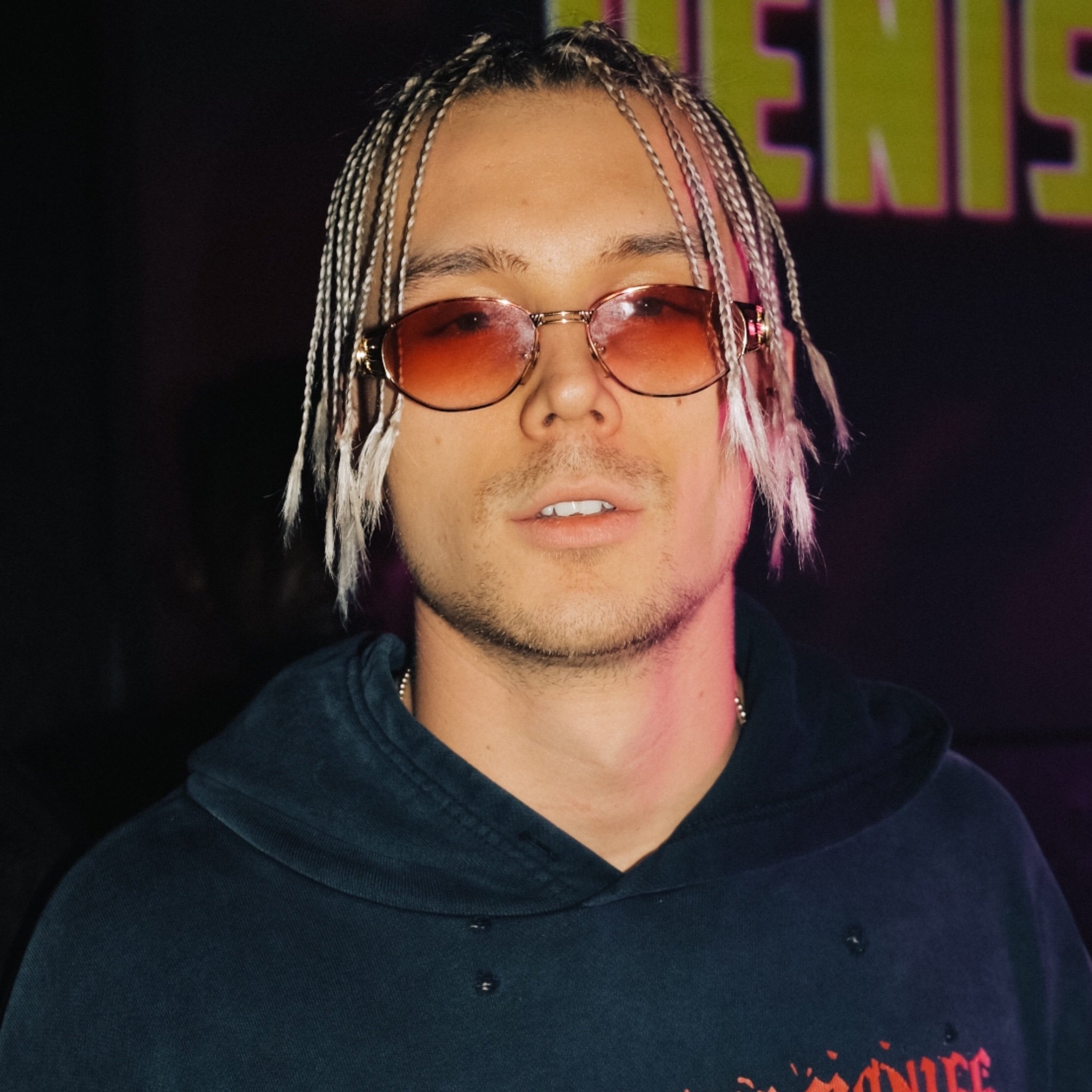 iamatikin's profile picture. Artist