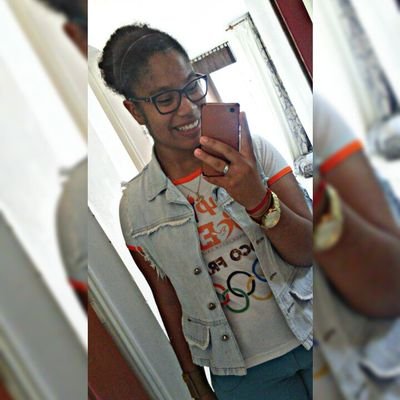 AnaVitoriaV02's profile picture. 