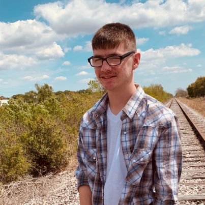 HunterMedina11's profile picture. I'm 18
I'm single 
I loveto fish and hunt