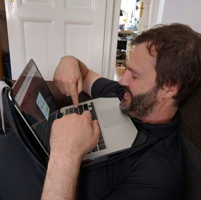 Berliner Lehrer. ISS-Hacker. Erkenntnisgewinnorientiert.