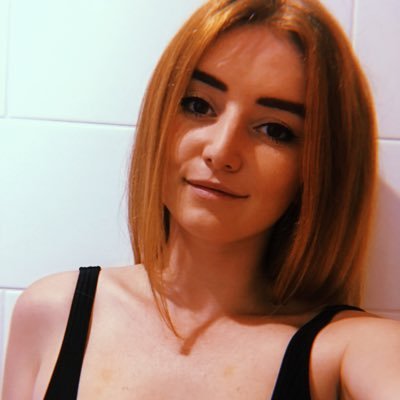 PR Senior Account Manager, Writer & Editor: @massiveorangebk 🧡 Writing about careers, side hustles, PR, interiors & sustainability. polly.snell@hotmail.com
