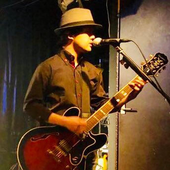 葉月というバンドでギターボーカルとゲーム実況をやってます!好きな音楽、お笑い、料理や日々の生活などもポストします。