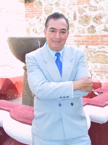 Economista, con maestria en Politica Economica y macroeconomia y econometria