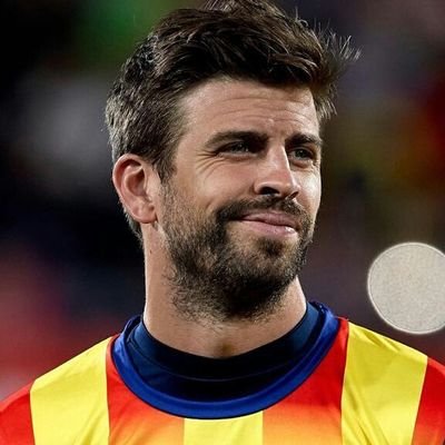 Soci del Futbol Club Barcelona. Culer de nacimiento. Contemporáneo de Leo Messi. No soy Gerard Piqué.