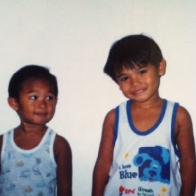 ElsaEsuga's profile picture. 