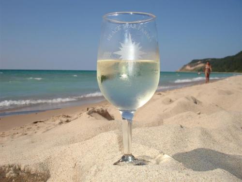 ABernsteinWine's profile picture. Ambassador of Northern Michigan Wine from 45th Parallel in NJ/NYC Metro area.