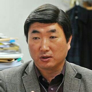 현재 소비자주권시민회의 사무총장으로 소비자시민운동에 참여하고 있고, 직전에 경실련 사무총장으로 일하였습니다.