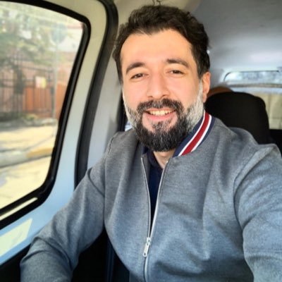 Je me présent je m’appelle Yves un homme Veuf 😎Avec deux adorables enfants 👶je vie à Toulon 🇫🇷et je suis d’origine marocain 🇲🇦