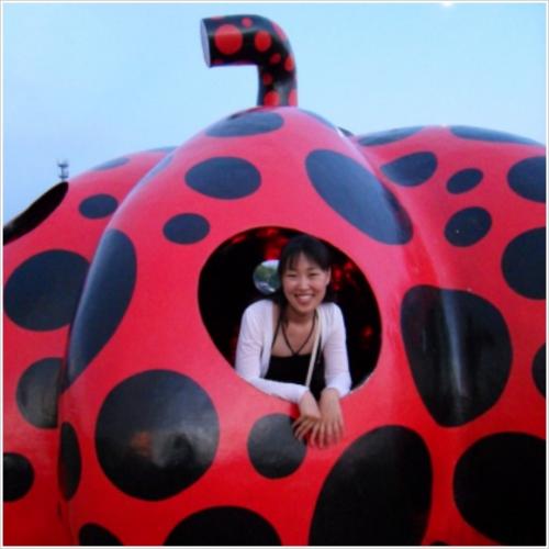 banjiru's profile picture. 매일해야할 숙제마냥 책을 읽는다. 미술관에서는 멍때린다. 늘 달력을 째려보며 여행 계획을 세우고, 여행가서는 미술관을 돌아다니다가 서점을 구경하고, 가벼운 폭식을 한다.