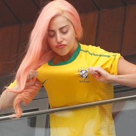 LadyHoje's profile picture. Perfil para noticiar caso algum dia a Lady Gaga confirme show no Brasil.